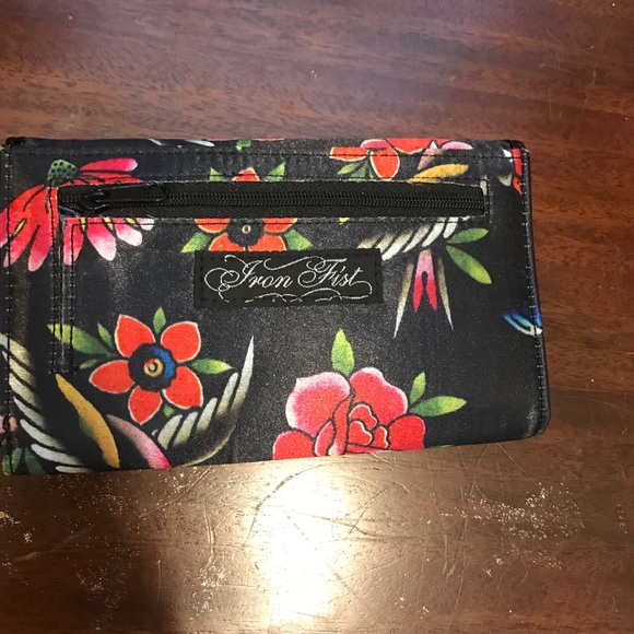 Tattoo Flash Bow Wallet Iron Fist - Picture 2 of 3